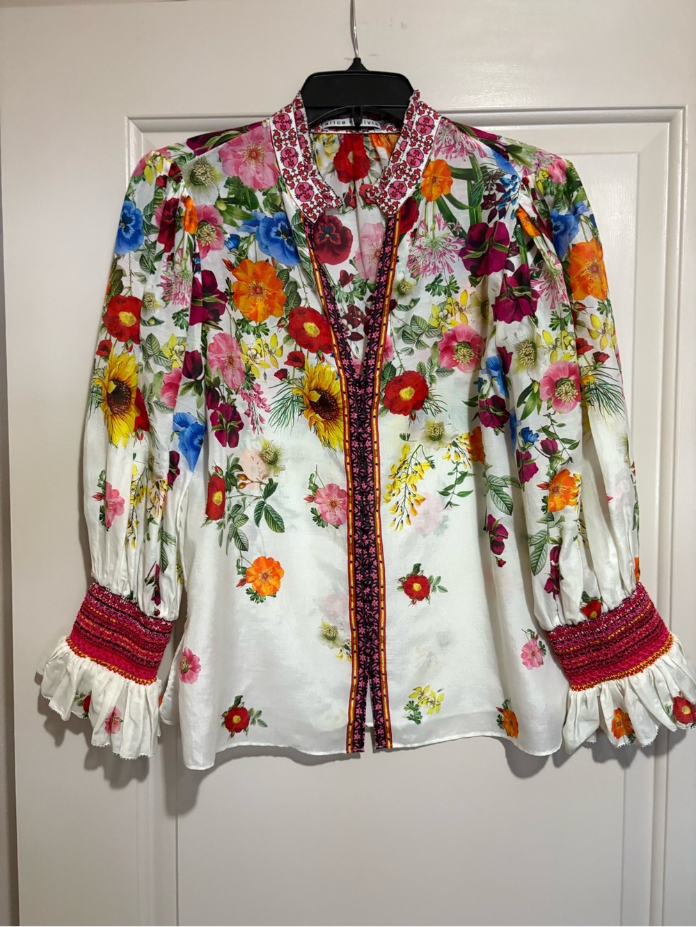 Alice & Olivia ILAN SMOCKED SLEEVE BUTTON FRONT BLOUSE - Picture 4 of 7